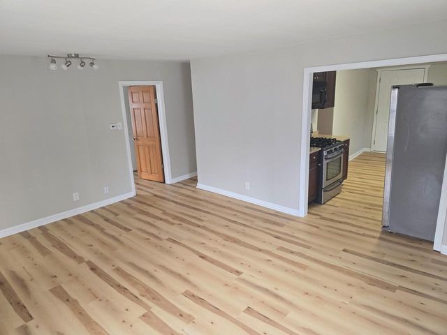 327 E Hunt AVENUE, Twin Lakes, WI 53181