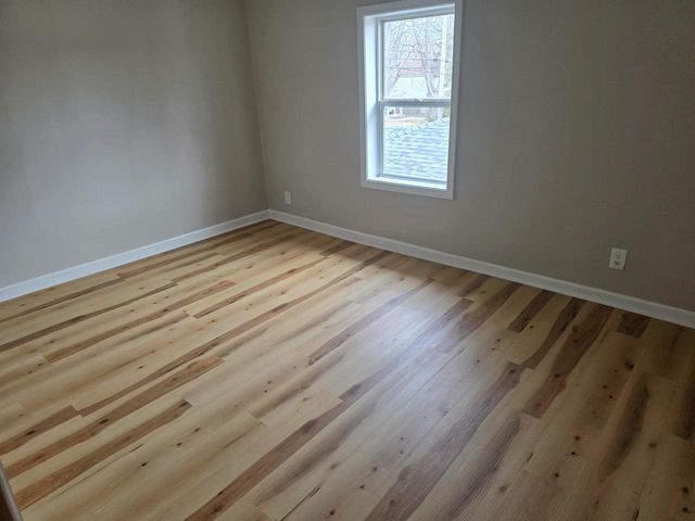 327 E Hunt AVENUE, Twin Lakes, WI 53181