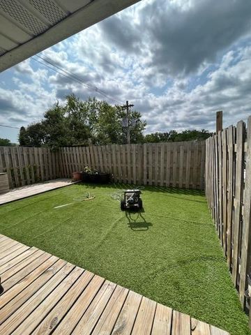 327 E Hunt AVENUE, Twin Lakes, WI 53181