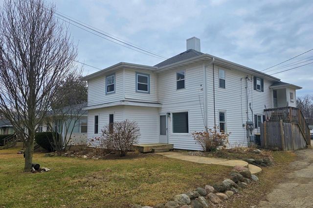 327 E Hunt AVENUE, Twin Lakes, WI 53181