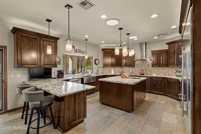 11731 E Lusitano Place, Tucson, AZ 85748