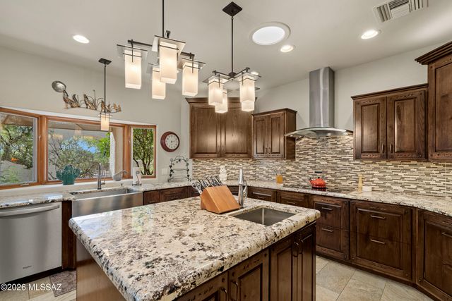 11731 E Lusitano Place, Tucson, AZ 85748