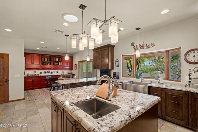 11731 E Lusitano Place, Tucson, AZ 85748