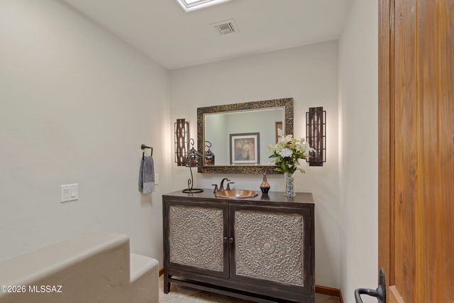 11731 E Lusitano Place, Tucson, AZ 85748