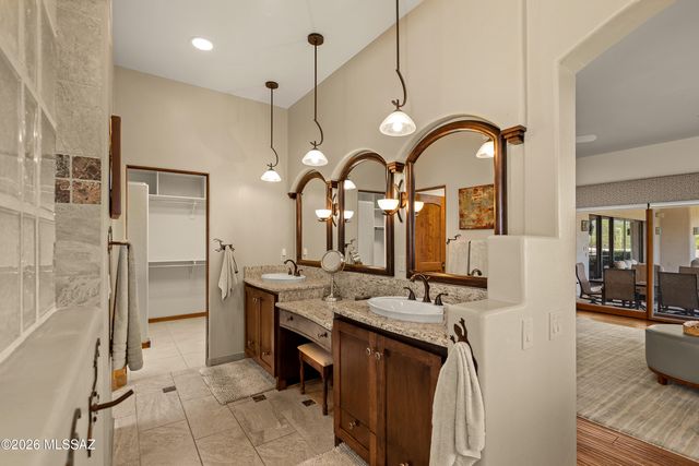 11731 E Lusitano Place, Tucson, AZ 85748