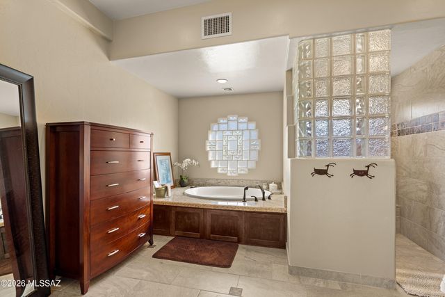 11731 E Lusitano Place, Tucson, AZ 85748