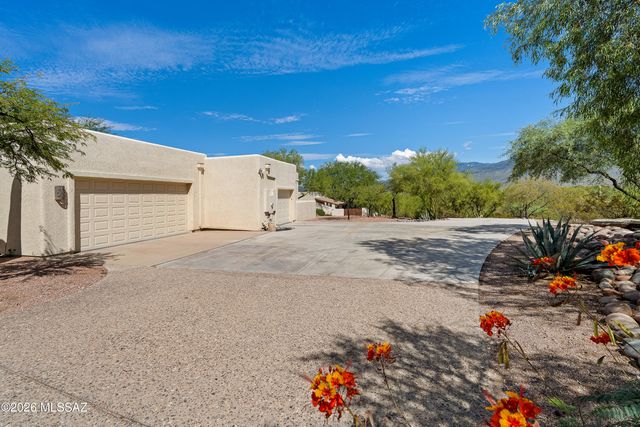 11731 E Lusitano Place, Tucson, AZ 85748