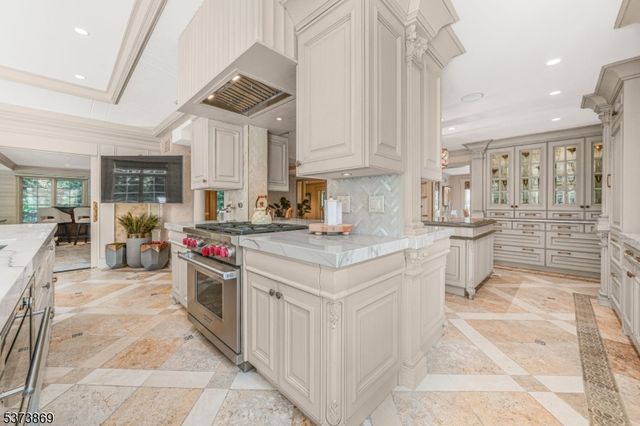 22 Fawn Drive, Montville Twp., NJ 07045