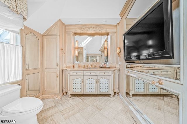 22 Fawn Drive, Montville Twp., NJ 07045