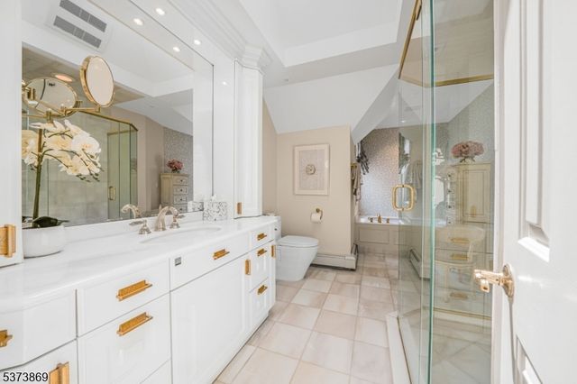 22 Fawn Drive, Montville Twp., NJ 07045