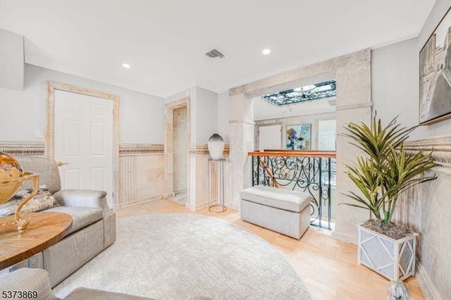 22 Fawn Drive, Montville Twp., NJ 07045