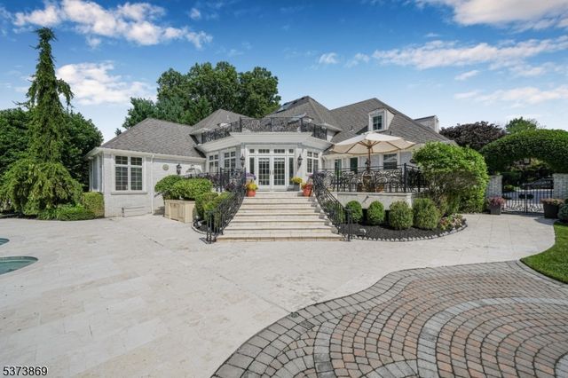 22 Fawn Drive, Montville Twp., NJ 07045