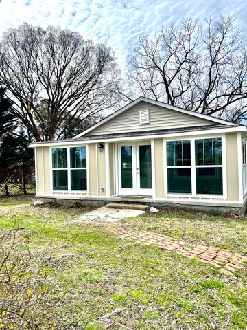 303 Pearl Avenue, Chickamauga, GA 30707