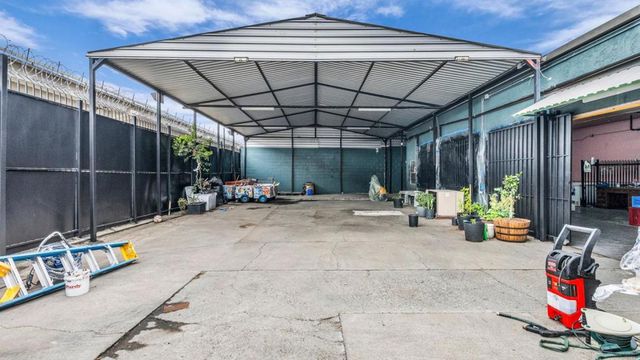 909 53rd Avenue, Oakland, CA 94601