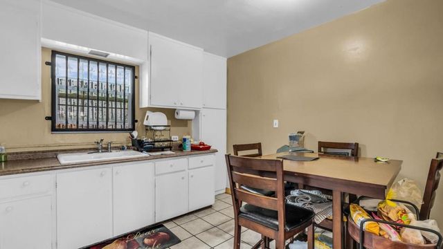 909 53rd Avenue, Oakland, CA 94601