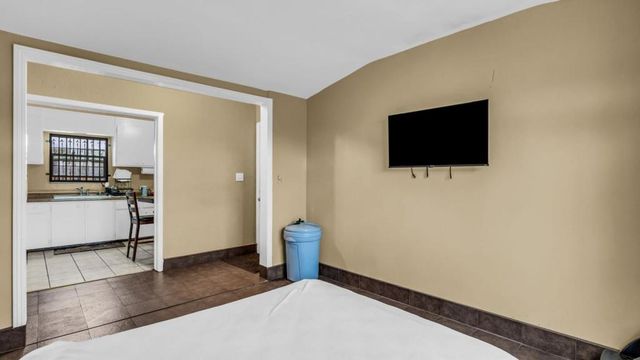 909 53rd Avenue, Oakland, CA 94601