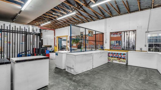 909 53rd Avenue, Oakland, CA 94601