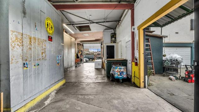 909 53rd Avenue, Oakland, CA 94601