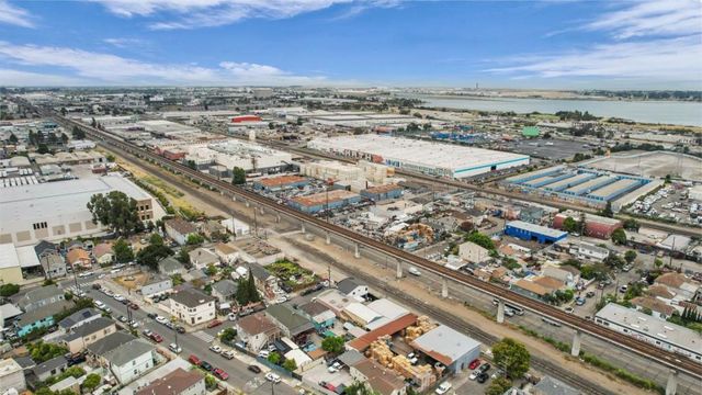 909 53rd Avenue, Oakland, CA 94601