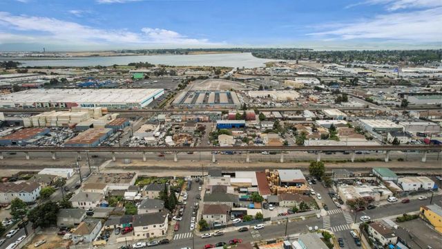 909 53rd Avenue, Oakland, CA 94601