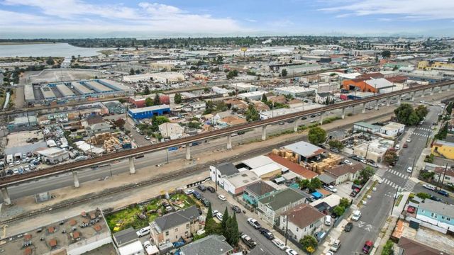 909 53rd Avenue, Oakland, CA 94601