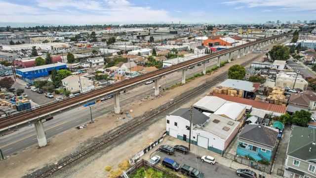 909 53rd Avenue, Oakland, CA 94601