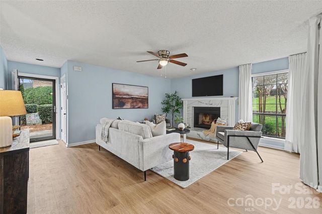 5866 Harris Grove Lane, Charlotte, NC 28212