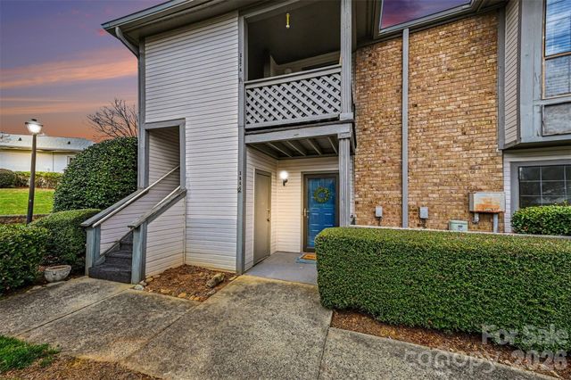 5866 Harris Grove Lane, Charlotte, NC 28212