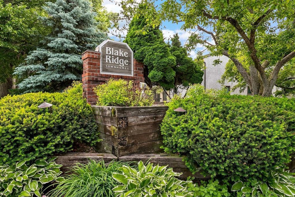 6104 Blake Ridge Road, Edina, MN 55436