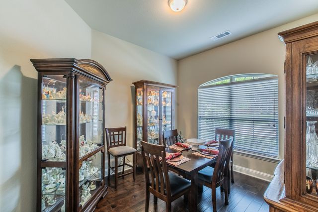 209 Wisteria Way, Red Oak, TX 75154