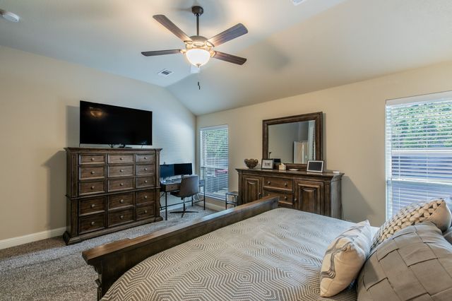 209 Wisteria Way, Red Oak, TX 75154