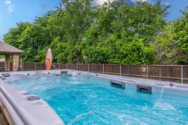 209 Wisteria Way, Red Oak, TX 75154