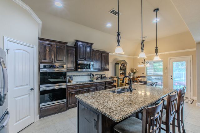 209 Wisteria Way, Red Oak, TX 75154