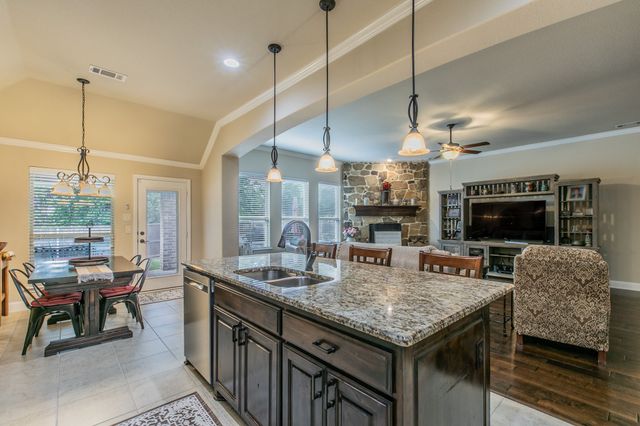 209 Wisteria Way, Red Oak, TX 75154