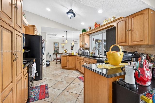 652 SW Prado Ave, Port St. Lucie, FL 34983