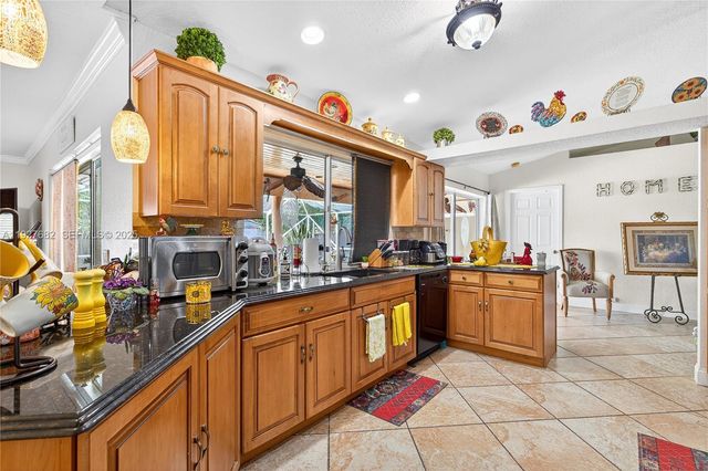 652 SW Prado Ave, Port St. Lucie, FL 34983