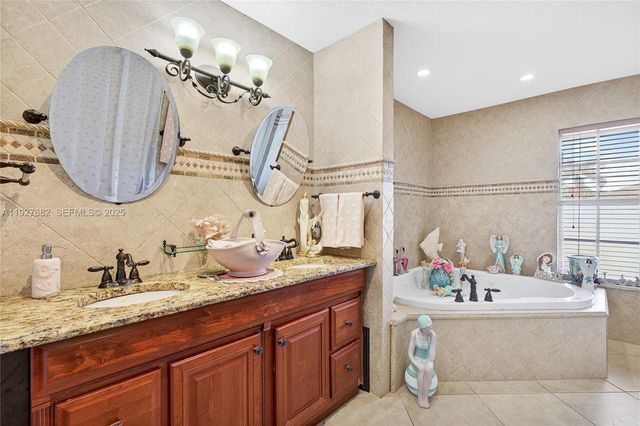 652 SW Prado Ave, Port St. Lucie, FL 34983