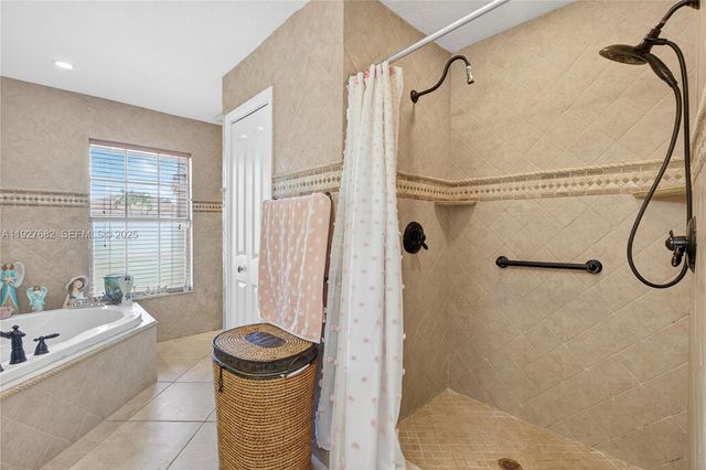 652 SW Prado Ave, Port St. Lucie, FL 34983