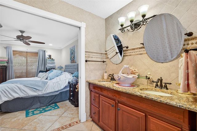 652 SW Prado Ave, Port St. Lucie, FL 34983