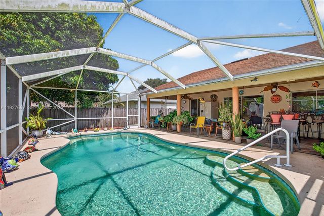 652 SW Prado Ave, Port St. Lucie, FL 34983