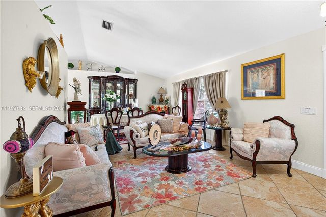 652 SW Prado Ave, Port St. Lucie, FL 34983