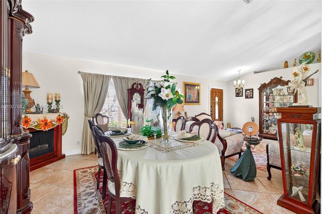 652 SW Prado Ave, Port St. Lucie, FL 34983