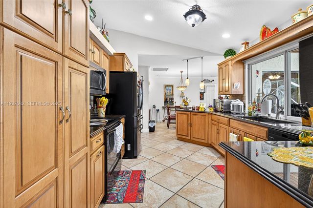 652 SW Prado Ave, Port St. Lucie, FL 34983