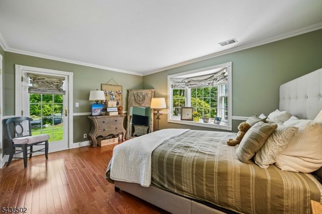 24 Canoe Brook Rd, Millburn Twp., NJ 07078