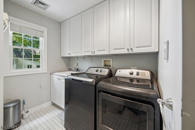 24 Canoe Brook Rd, Millburn Twp., NJ 07078