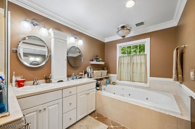 24 Canoe Brook Rd, Millburn Twp., NJ 07078