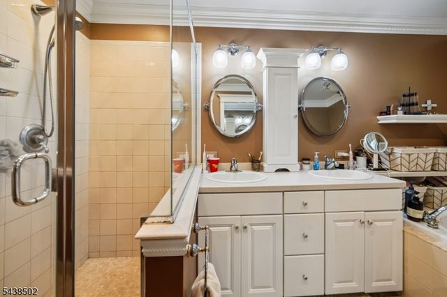 24 Canoe Brook Rd, Millburn Twp., NJ 07078