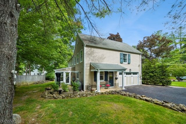 24 Canoe Brook Rd, Millburn Twp., NJ 07078