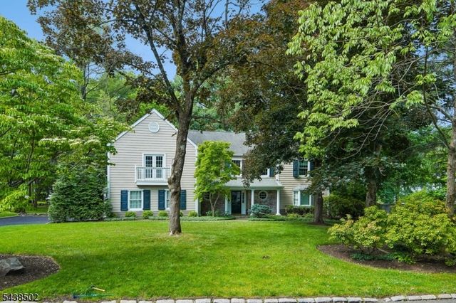 24 Canoe Brook Rd, Millburn Twp., NJ 07078