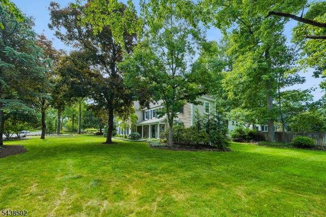 24 Canoe Brook Rd, Millburn Twp., NJ 07078